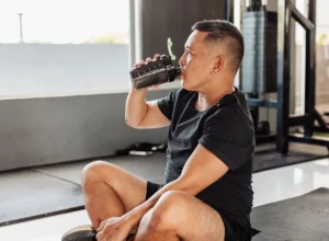 The 60-Second Benchmark: Why Your Lower-Body Strength Is the Ultimate Vital Sign After 60
