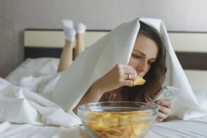 The Digital Insomnia Epidemic: Why ‘TikTok Snacking’ is Replacing Stress as the Primary Sleep Killer for Gen Z