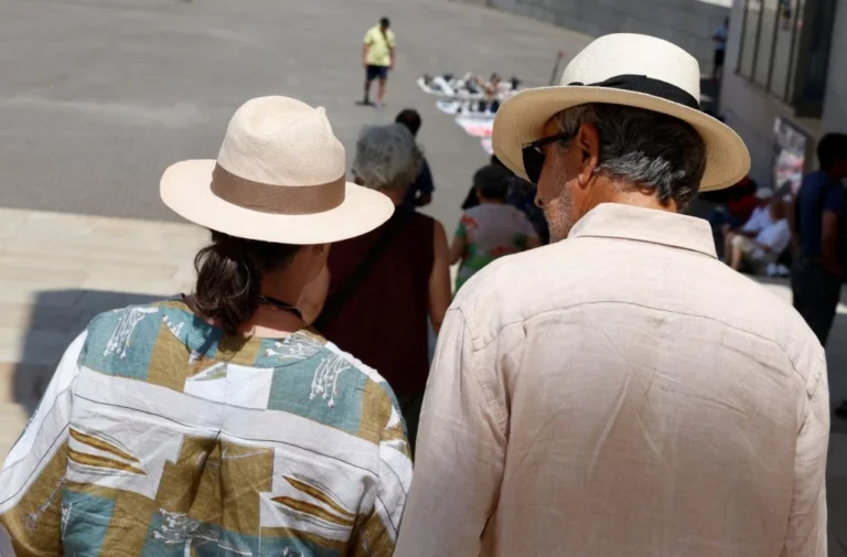 The Heatwave Traveler: Navigating a Warming World on Your Summer Vacation