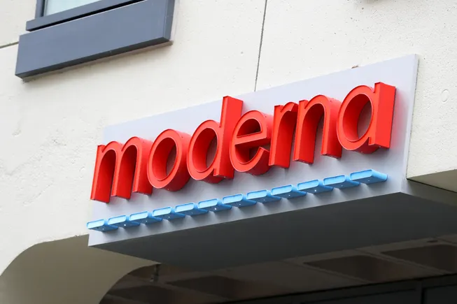 The mRNA Flu Frontier: FDA Scrutiny Clouds Moderna’s Path to mFlusiva Approval