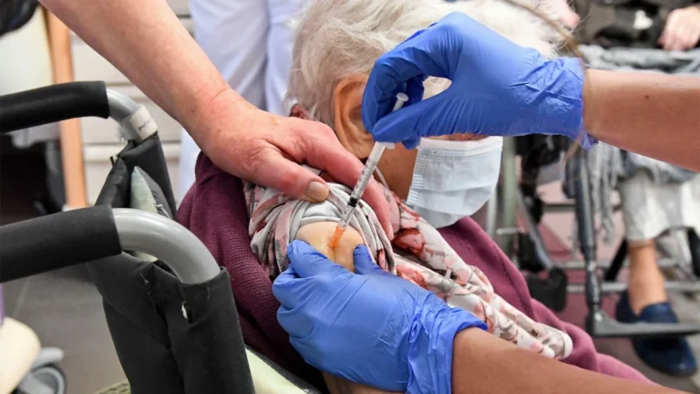 The Shingles-Dementia Connection: New Evidence Suggests Vaccine May Offer Protective Benefits for Older Adults