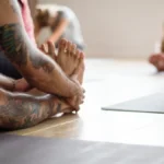 The Tightrope Walk: Reimagining the "All-Levels" Yoga Class for the Modern Practitioner