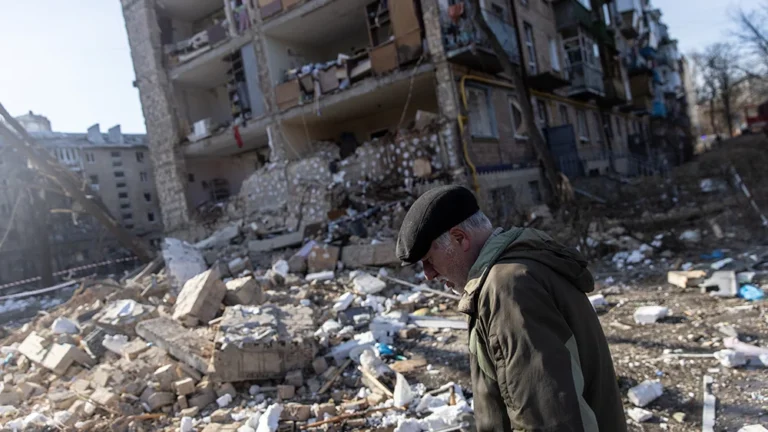 A City Under Siege: The Escalating Cycle of Attrition as Missile Barrages Devastate Kyiv