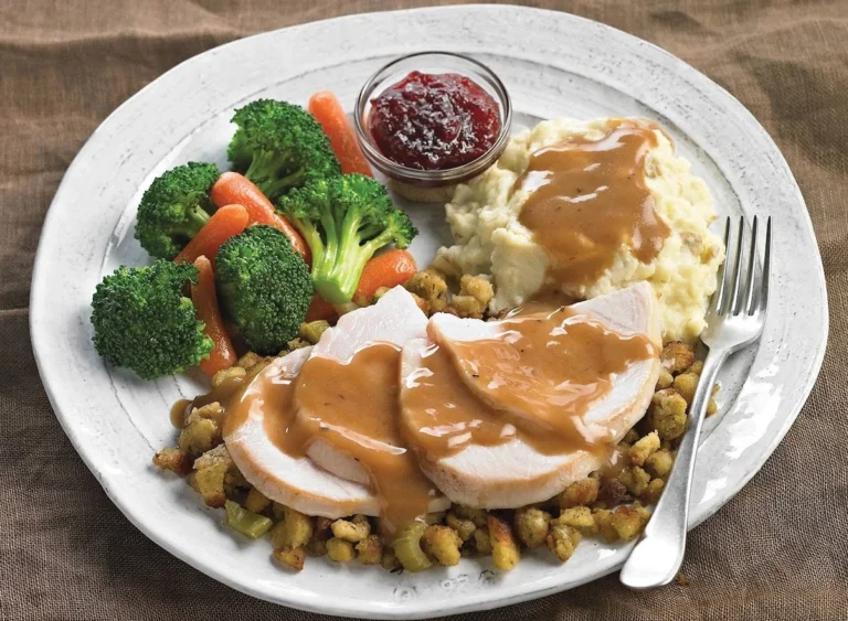 The All-Year Thanksgiving: 5 Restaurant Chains That Master the Art of Roast Turkey