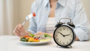 The Clock and the Mind: How Time-Restricted Eating May Sharpen Cognitive Function in Older Women