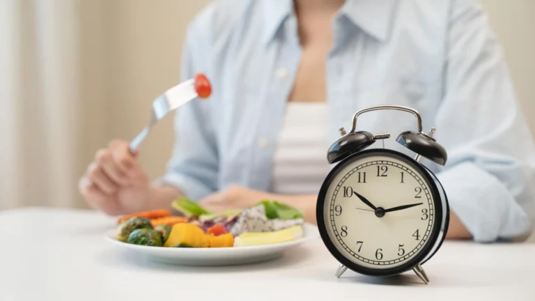 The Clock and the Mind: How Time-Restricted Eating May Sharpen Cognitive Function in Older Women