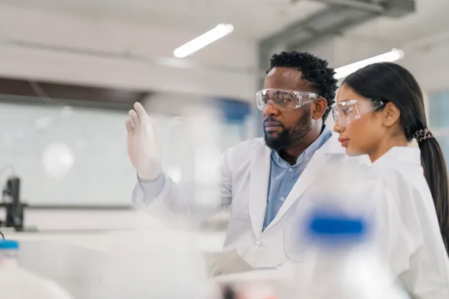 Thermo Fisher Finalizes Divestiture of Microbiology Unit to Astorg: A Strategic Realignment in the Life Sciences Sector
