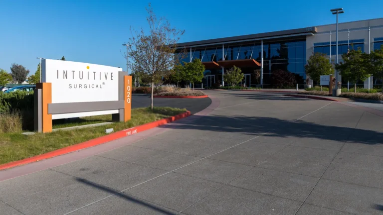 Intuitive Surgical Expands European Footprint: Da Vinci SP Cleared for Transvaginal Gynecologic Procedures