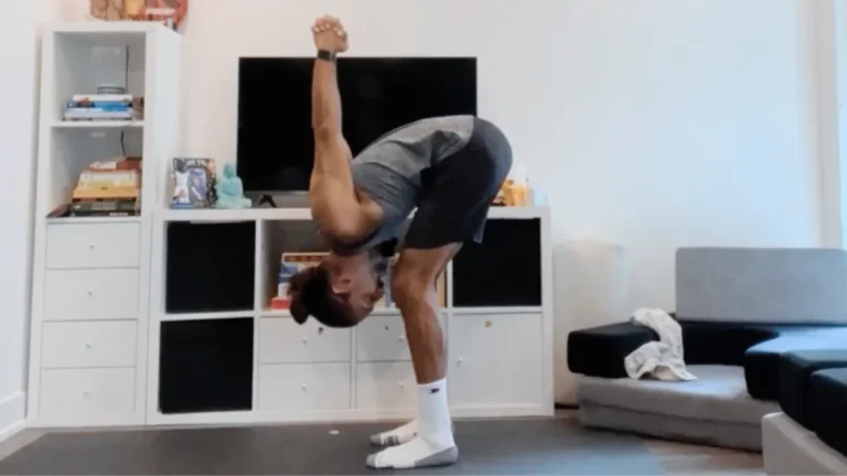 Reset Your Spine: A 3-Minute Standing Yoga Protocol to Counteract Desk-Bound Fatigue