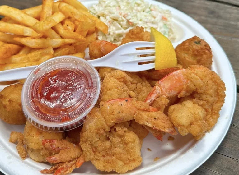 The Golden Standard: America’s Top Seafood Chains for the Ultimate Fried Shrimp and Fries Experience