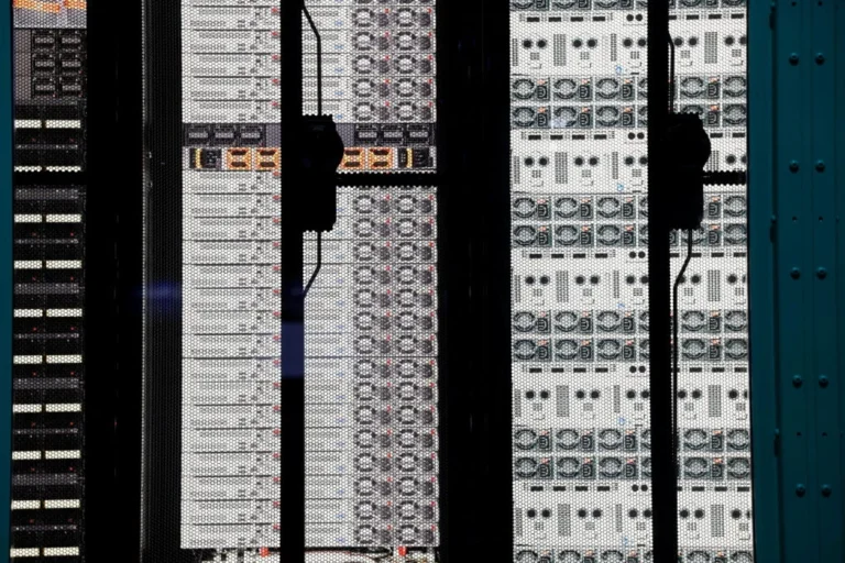 The Silicon Dilemma: The Growing Divide Over Artificial Intelligence Oversight