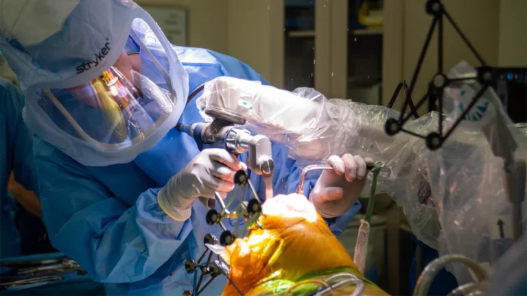 The Robotic Surgery Paradox: Are High-Tech Knee and Hip Replacements Delivering on Their Promise?